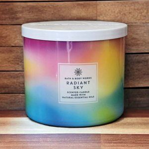 Bath and Body Works 3 Wick Candle - Radiant Sky